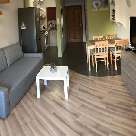 Pitypang Apartman Gyula Buitenkant foto