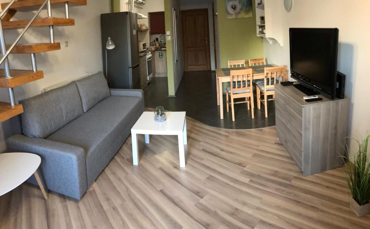 Pitypang Apartman Gyula Buitenkant foto