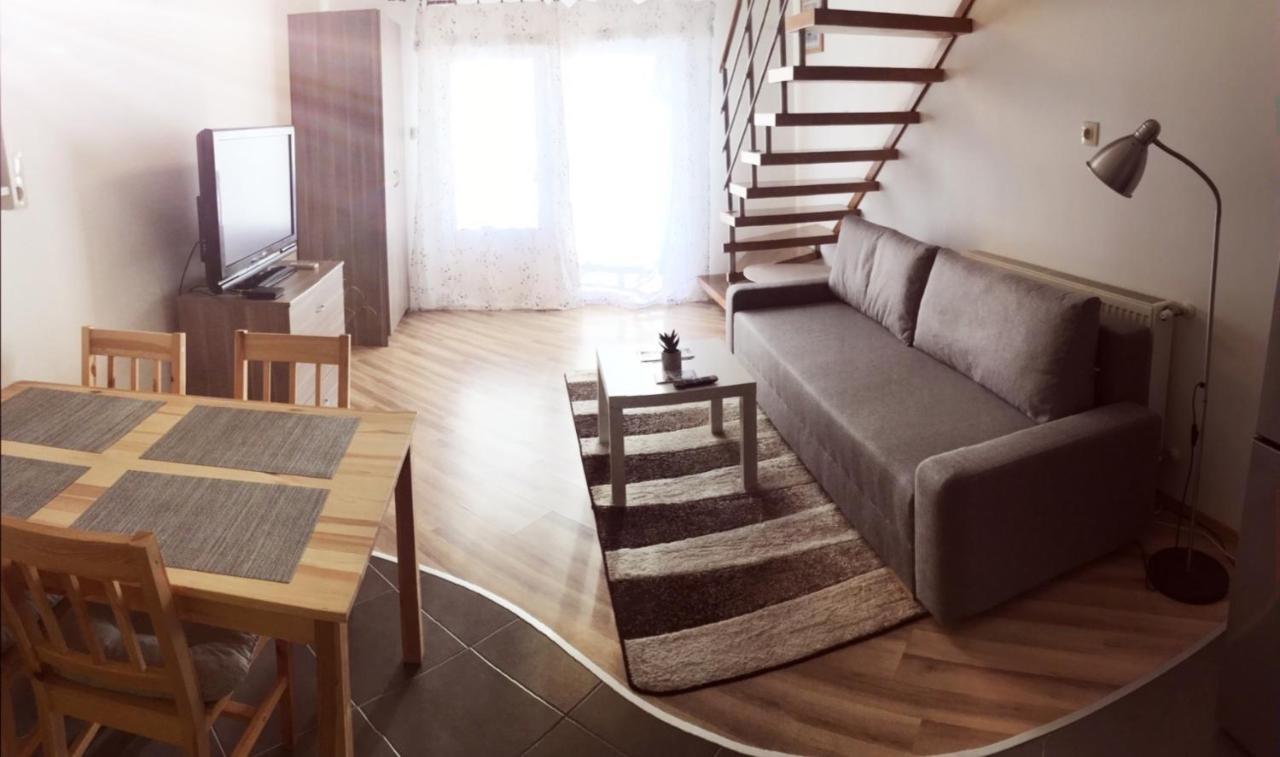 Pitypang Apartman Gyula Buitenkant foto
